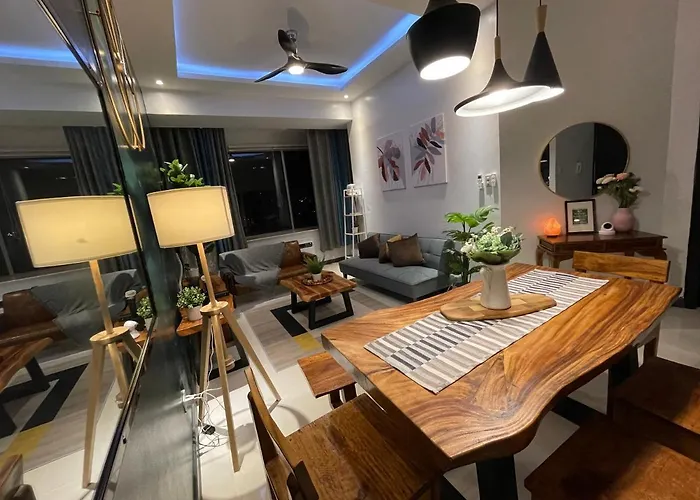 Luxurious & Spacious At The Heart Of *